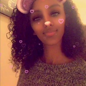 Meet your Posher, Elizabeth